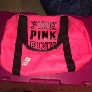 VS pink duffel bag💕